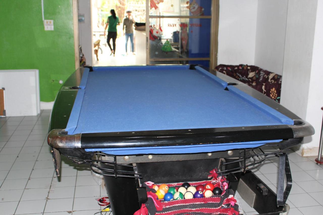 The Twins Hostel Bangkok Exterior photo