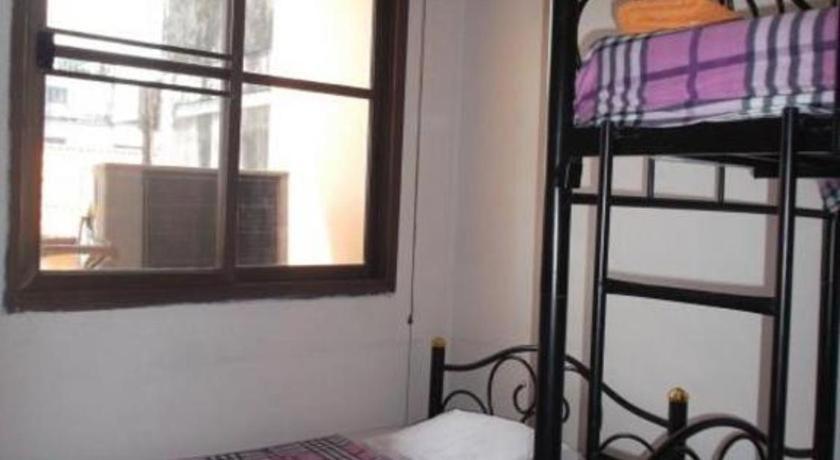 The Twins Hostel Bangkok Exterior photo