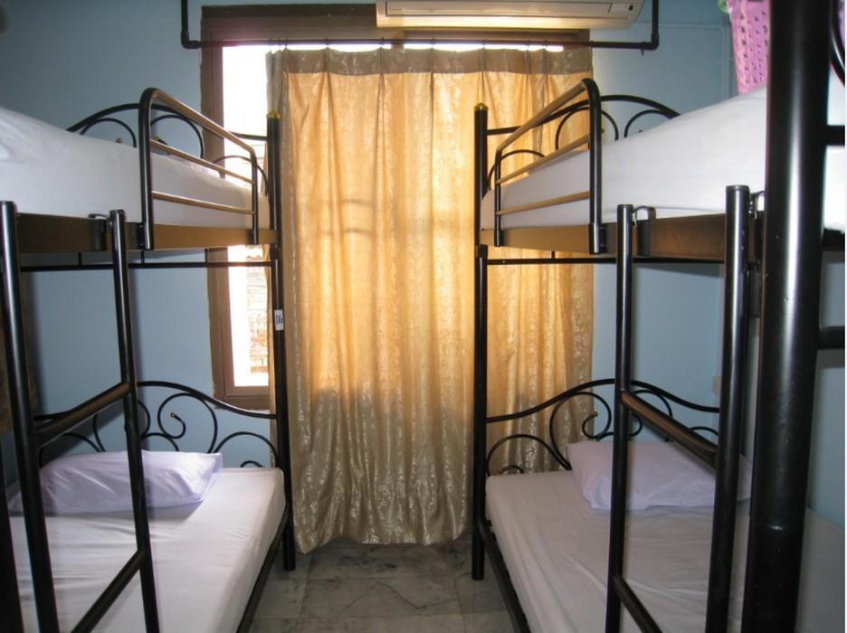 The Twins Hostel Bangkok Exterior photo